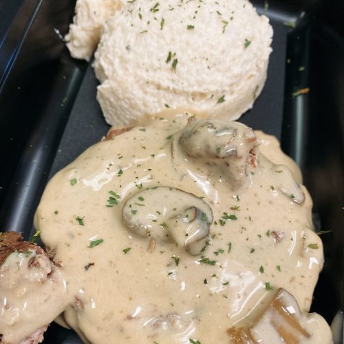 Salisbury Steak with Mushroom Gravy (4oz)